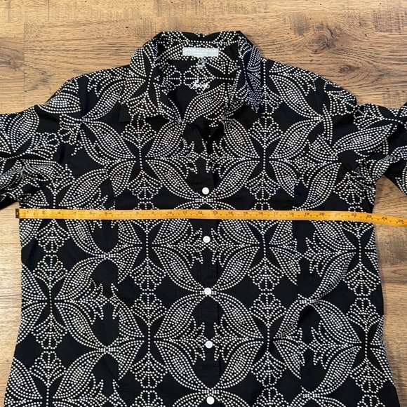 WRINKLE FREE Elegant Black and White Women's Top - Picture 4 of 7